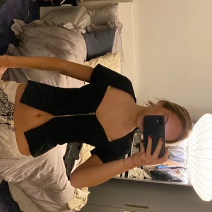 Festtopp - Korsett topp som e perfekt t fest osv❤️ har 2 likadana så söljer den ena🥰 aldrig använd