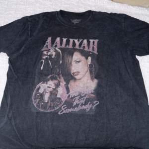 Oversize T-shirt, Aaliyah print