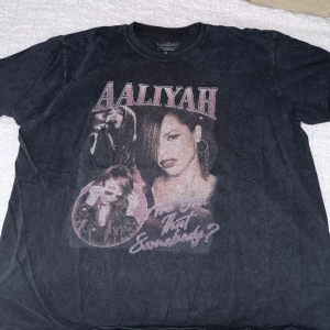 Oversize t-shirt   - Oversize T-shirt, Aaliyah print