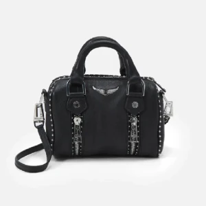 Sunny nano bag - Säljer min Zadig väska i modellen sunny nano bag i den lilla storleken, då den ej kommer till användning längre🤍 Metallen har rostat på vissa ställen (se bild 3) men i övrigt super fin!🤍 lägger ut för 2000kr men pris kan diskuteras!