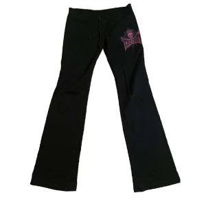 Tapout byxor - Skitsnygga tapout yoga/mjukis byxor😇 har aldrig sett något liknande tbh🥳🥳 sjuk passform både lågmidjade å bootcut🕺🕺 pris kan diskuteras å kan skicka mått om de önskas🙆‍♂️