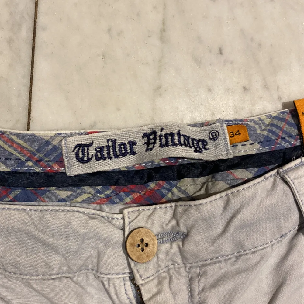 Säljer ett par short, storlek 34. Samma design som ralph lauren. Shorts.