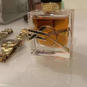 Parfym - Parfym ifrån YSL libre Intense 30 ml använd 2 gånger för 600   