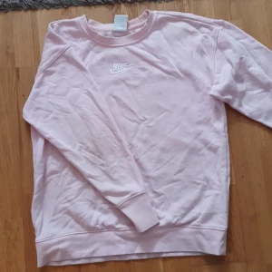 Niketröja - Rosa tröja i gott skick.