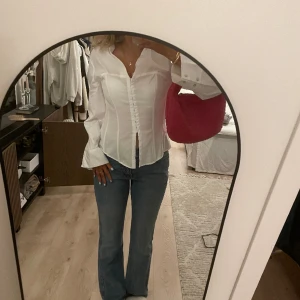 Topp - Korsett skjorta från Zara. Strl M men passar S bättre 