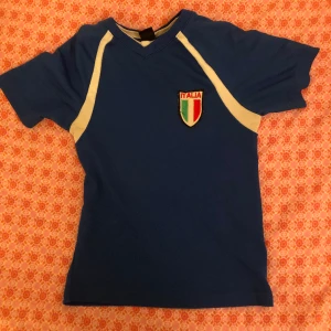 Baby tee - Fraktar eller möts i Stockholm