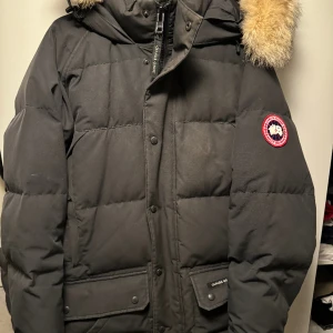 Canada Goose Jacka - Canada Goose Jacka  Storlek L/G Kvitto finns