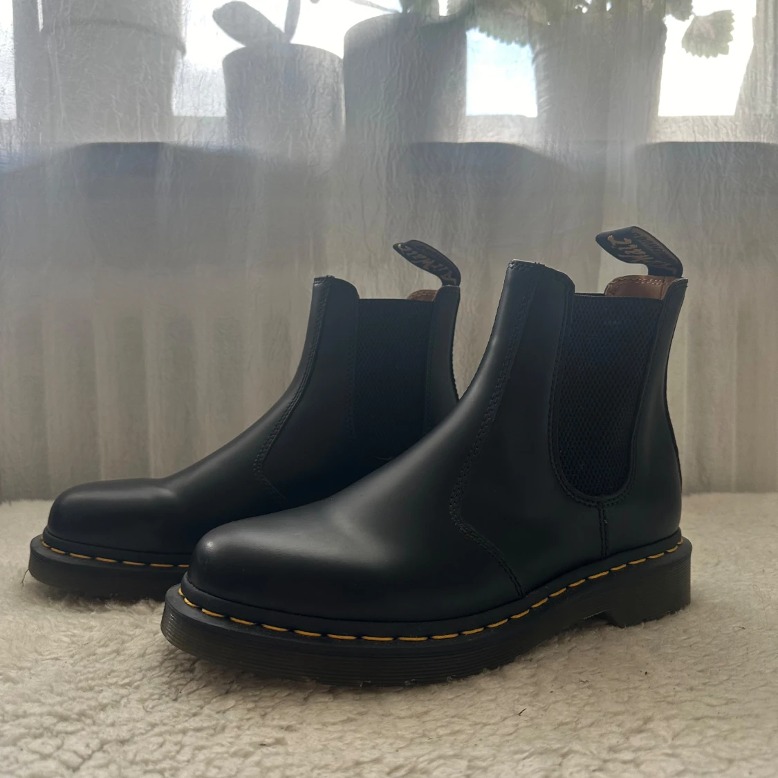 Oanvända Dr.Martens Chelsea boot till salu