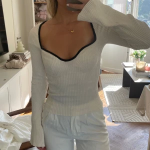 Hm stickad topp - Så fin och skönt material! Nästan oanvänd Storlek S