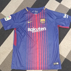 Barcelona - Äkta barca tröja från 2017-18 i superbra skick använd ändast några gånger 