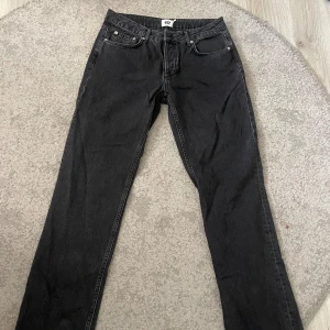jeans  - svarta icon jeans från lager 157. Super sköna byxor men tyvärr blivit förstora. Skriv för fler bilder!💞💞