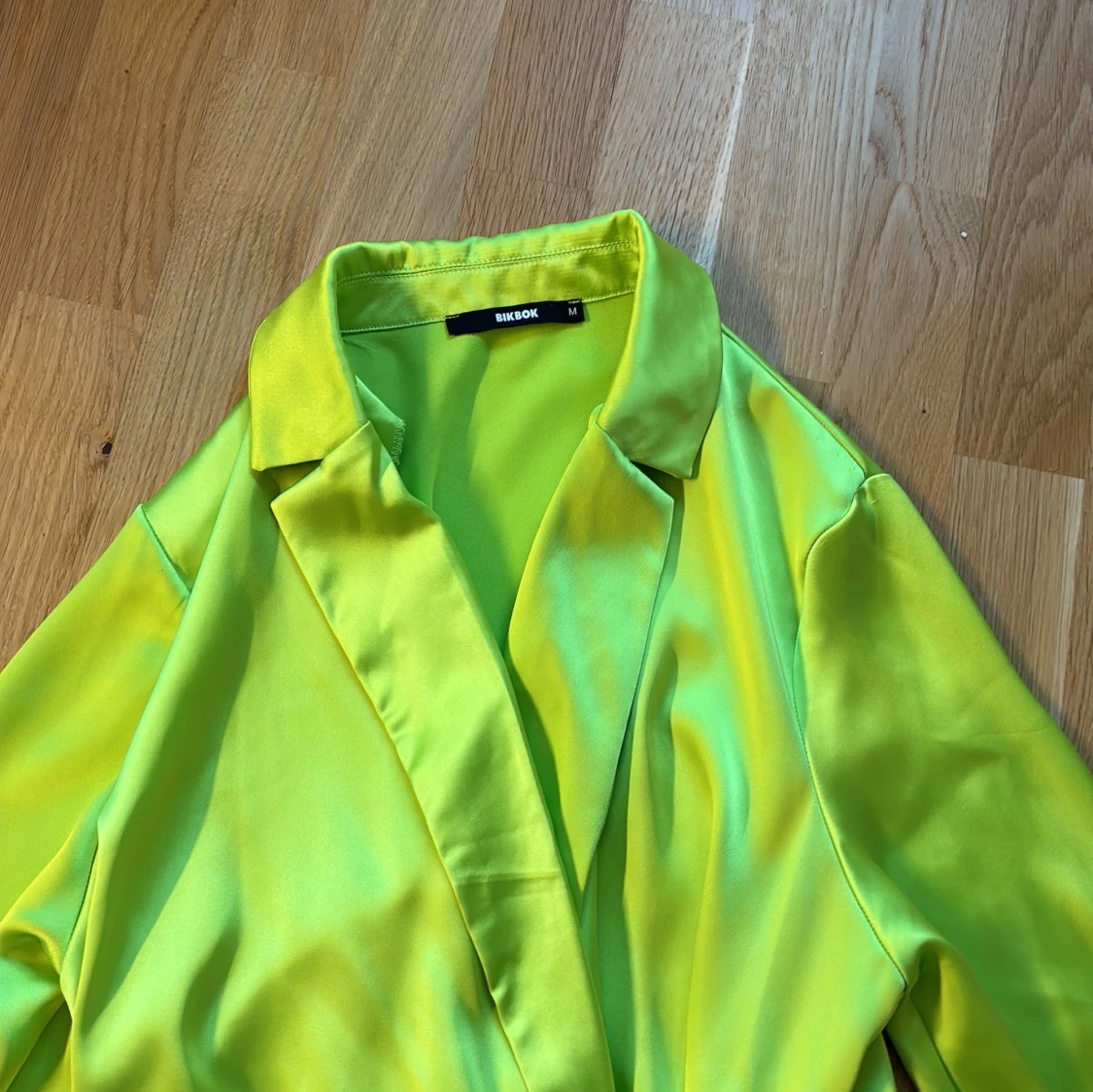 Limegrön wrap-klänning - 90