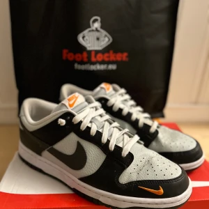 Nike jordan lows  - Använda 3 gånger, köpta på footlocker mall of scandinavia (kvitto finns) Ny pris 1400