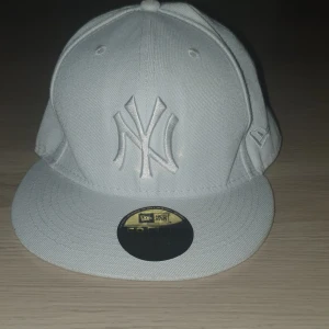 New era fitted cap - Jättebra skick, fitted kep.