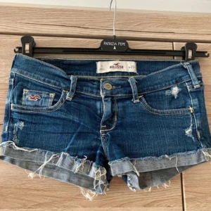 Jeans shorts  - Super snygga jeans shorts från hollister som tyvärr inte passar