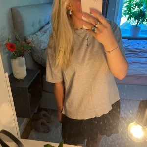 Finstickad t-shirt  - Jättesnygg stickad t-shirt!🤎