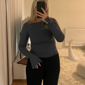 Superskön tröja från Gina! - Jättefin tröja från Gina! I som gott som nyskick - enbart använd fåtal gånger☺️ Skickas mot frakt eller hämtas i Helsingborg!