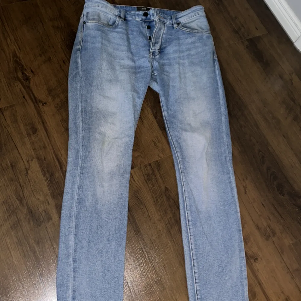 Jeans som på bilden, använda sparsamt. Storlek 32x32 . Jeans & Byxor.