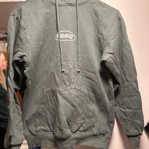 Carlings hoodie - Säljer denna hoodie i storlek S från carlings