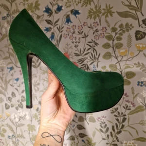 Klackskor strl. 41 - Storlek 41, använt men bra skick. 