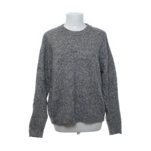 stickad tröja - säljer stickad carin wester tröja. skriv för egna bilder. 💖tryck gärna köp nu!💖