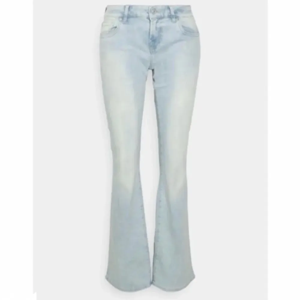 Ltb jeans i modellen roxy. Strl 26x30 fint skick hör av via frågor och egna bilder🥰. Jeans & Byxor.