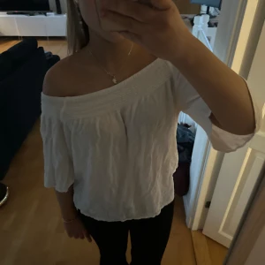 OFF SHOULDER TRÖJA 💕💕💕💕 - snygg