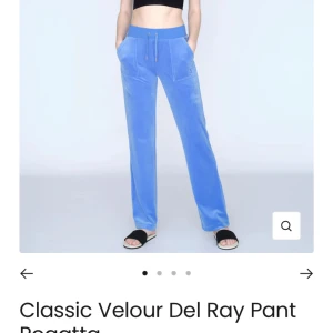 Blåa juicy - Blåa juicy couture byxor som inte kommer till användning, jätte fina och bekväma byxor som tyvärr inte kommer till användning längre, kom privat för egna bilder, pris kan diskuteras ( TRYCK INTE PÅ KÖP NU)