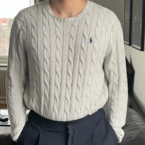 Ralph Lauren kabelstickad tröja - Använd men i väldigt gott skick.  Skriv för fler bilder 