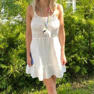 Studentklänning  - Intressekoll på min super fina studentklänning från Zara💕💕 storlek XS/S