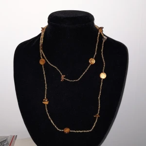 Superfint halsband  - Helt nytt. Hör gärna av dig vid frågor eller funderingar 