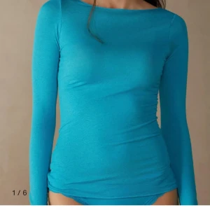 Intimissmi tröja - Säljer denna blå intimissmi tröja då den inte kommer till användning