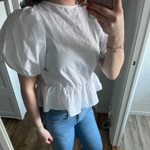 Blus - Söt blus från Nelly! Helt ny utan prislapp!🥰