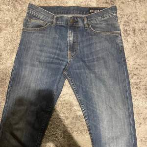 Crocker jeans w31 l34 skick 9,5 nästan aldrig använda. Pris kan diskuteras vid snabb affär