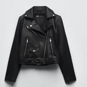 Säljer en Zara skinnjacka i storleken xs, färgen svart (priset kan diskuteras) 