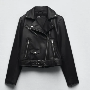 Zara skinnjacka  - Säljer en Zara skinnjacka i storleken xs, färgen svart (priset kan diskuteras) 