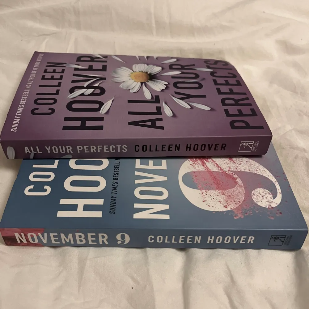 Säljer böckerna november 9 och all your perfects av Colleen Hoover då jag läst klart de🥰Säljer båda för 110kr nypris för 2 st 230kr säljer annars separat för 75kr ❤️ Super bra skick, skriv till mig för fler bilder💗. Övrigt.