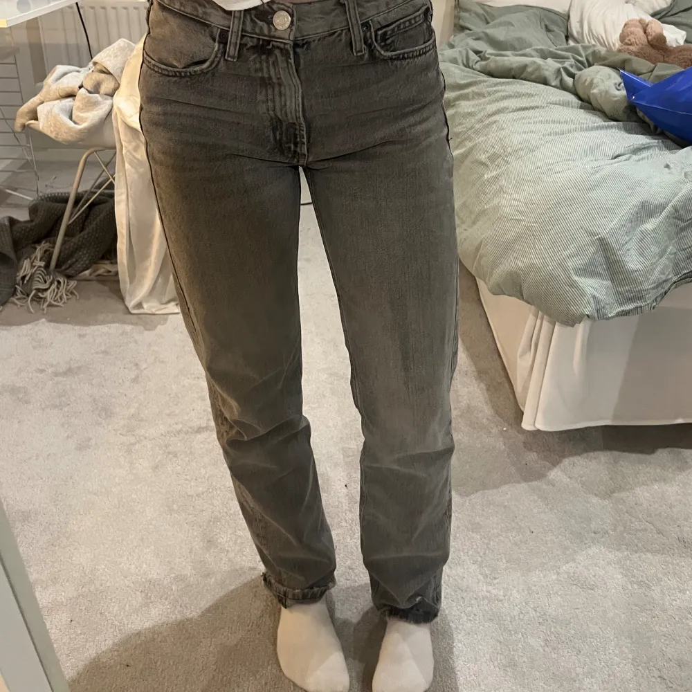 Supersnygga jeans från zara! Använda tre gånger som nya!!!😍🫶. Jeans & Byxor.