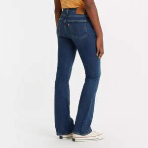 Mid waist jeans, använd några gånger men inget som märks/syns, stl 25x30 för referens så är dem lite långa på mig som är ca 155cm (pris kan diskuteras!!!)
