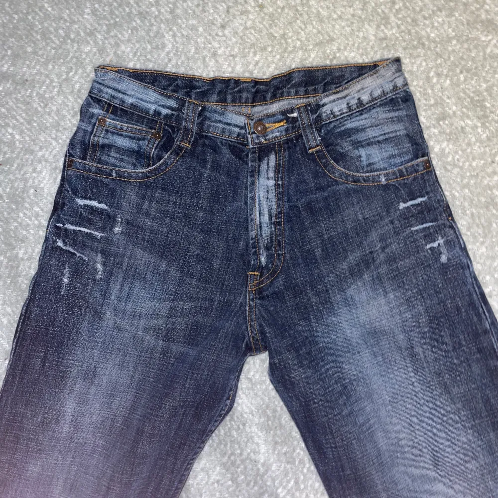 Super snygga baggy Replay jeans, Med sliten look/wash, Storlek W29 L32, Ingen tecken på slitage, Priset ej hugget i sten, Skriv vid minsta fundering eller flet bilder, Mvh. Jeans & Byxor.