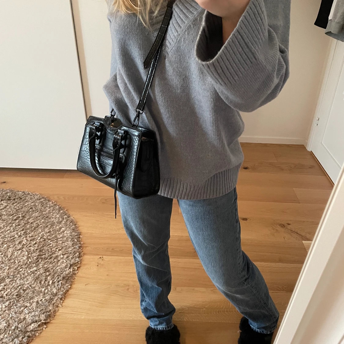 Stickad blå tröja - 90