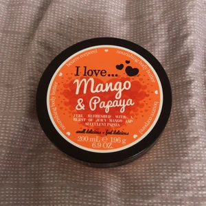 Body butter i love - Body butter i doften mango papaya ifrån i love. Använd endast som test. Köpt för 40kr