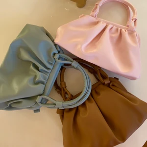 Väska - Rymligaste väskorna från lozaleshop🤍 alla färger finns tillgängliga, beställ via DM