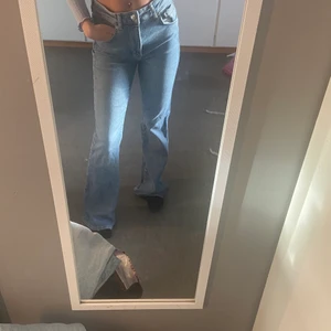 Jeans  - Ett par boot cat jeans från Gina används inte då dom är för stora och för långa