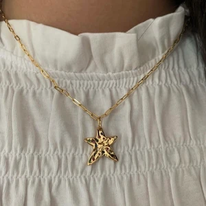 24k guld pläterad  - 24k guldplaterad halsband! (Detta är mitt personliga har flera som är helt nya i förpackning)