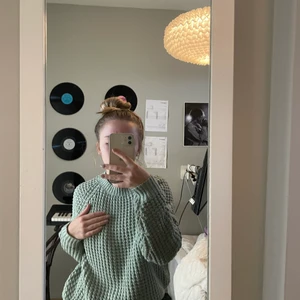 stickat - säljer min stickade tröja från lager 157 pga att den inte kommer till användning längre. Jättemjuk och bra kvalite, inte alls stickig. Frakt är inräknat i priset