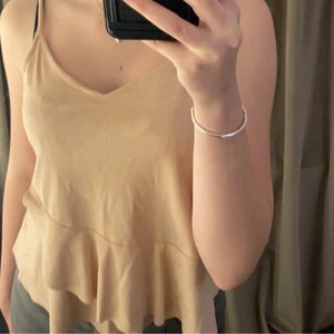 Rosa tröja i fejk mocka  - En jätte fin rosa tröja i fejk mocka, säljer pågrund av att den inte används längre💕