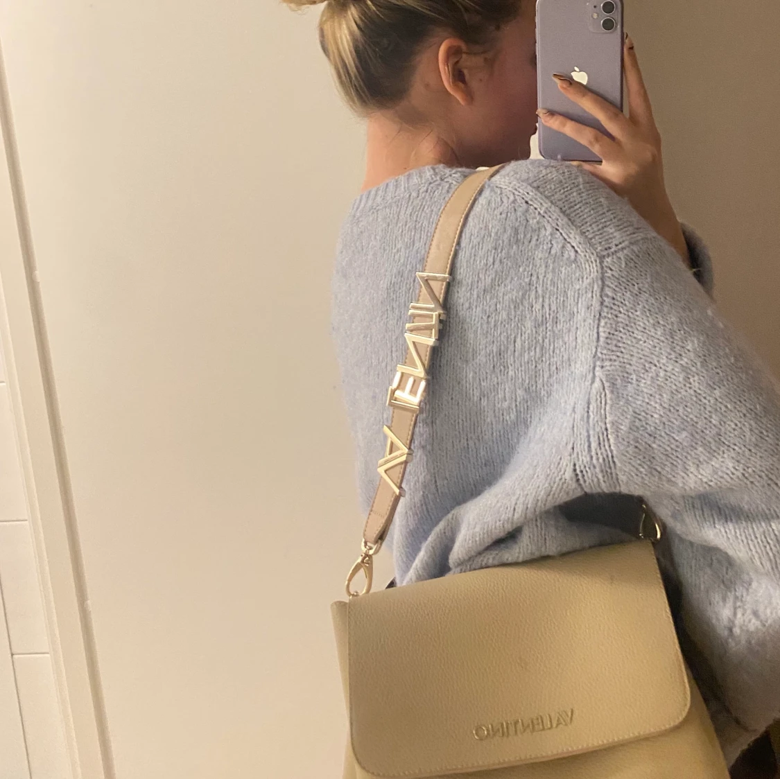 Underbar Valentino väska - 90