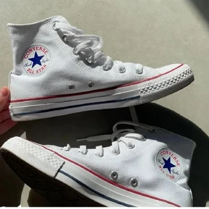 vita converse - vita converse, storlek 37, inte använda så mycket. Frakt tillkommer <3