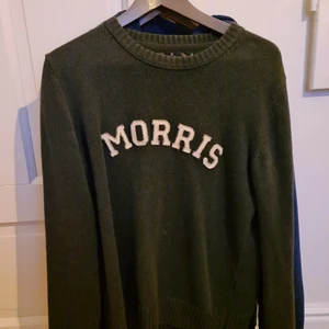 Stickad Morris tröja storlek s. - Stickad Morris tröja i storlek s. Fin grön färg. Gott skick. 100kr + frakt
